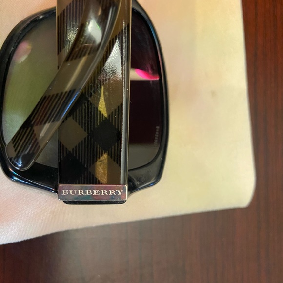 Burberry Sunglasses - Picture 5 of 8